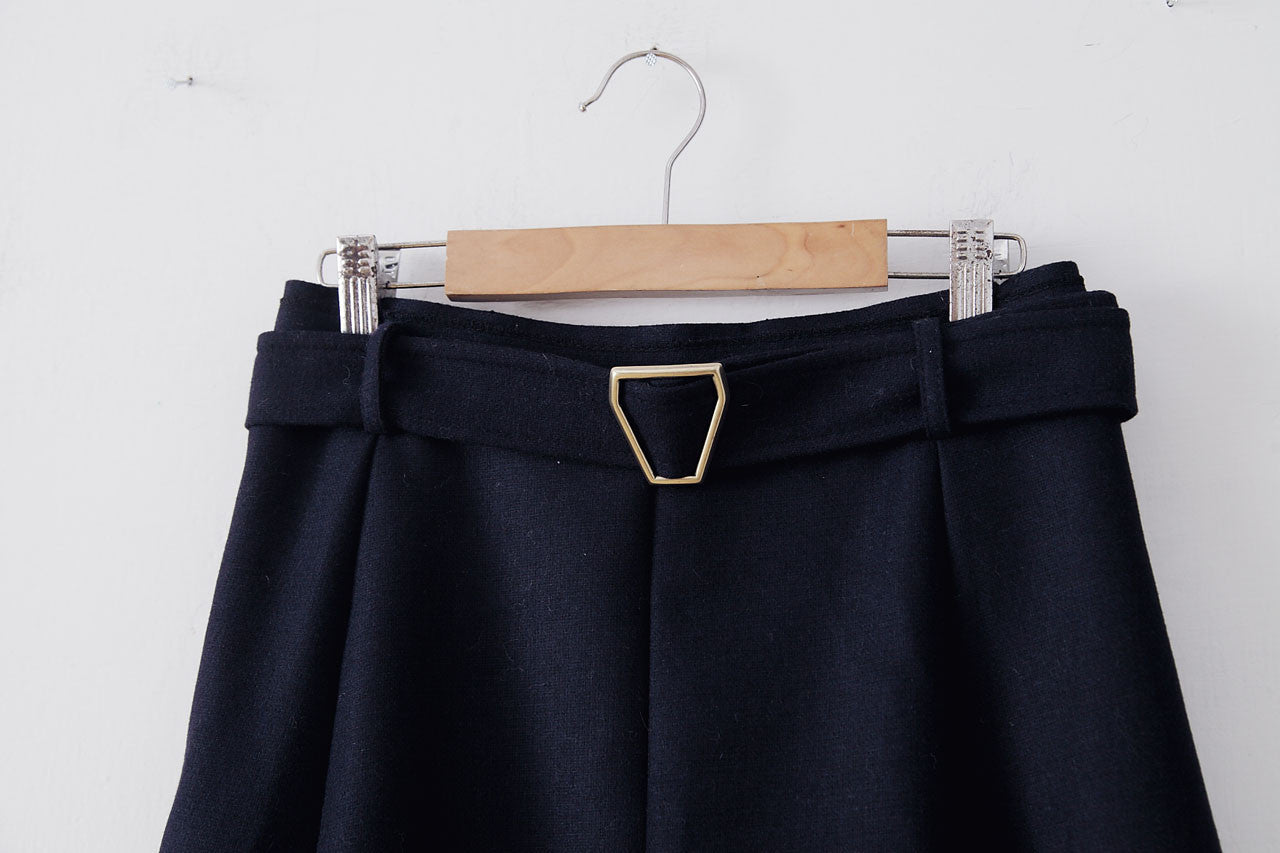 前短後長羊毛圓裙