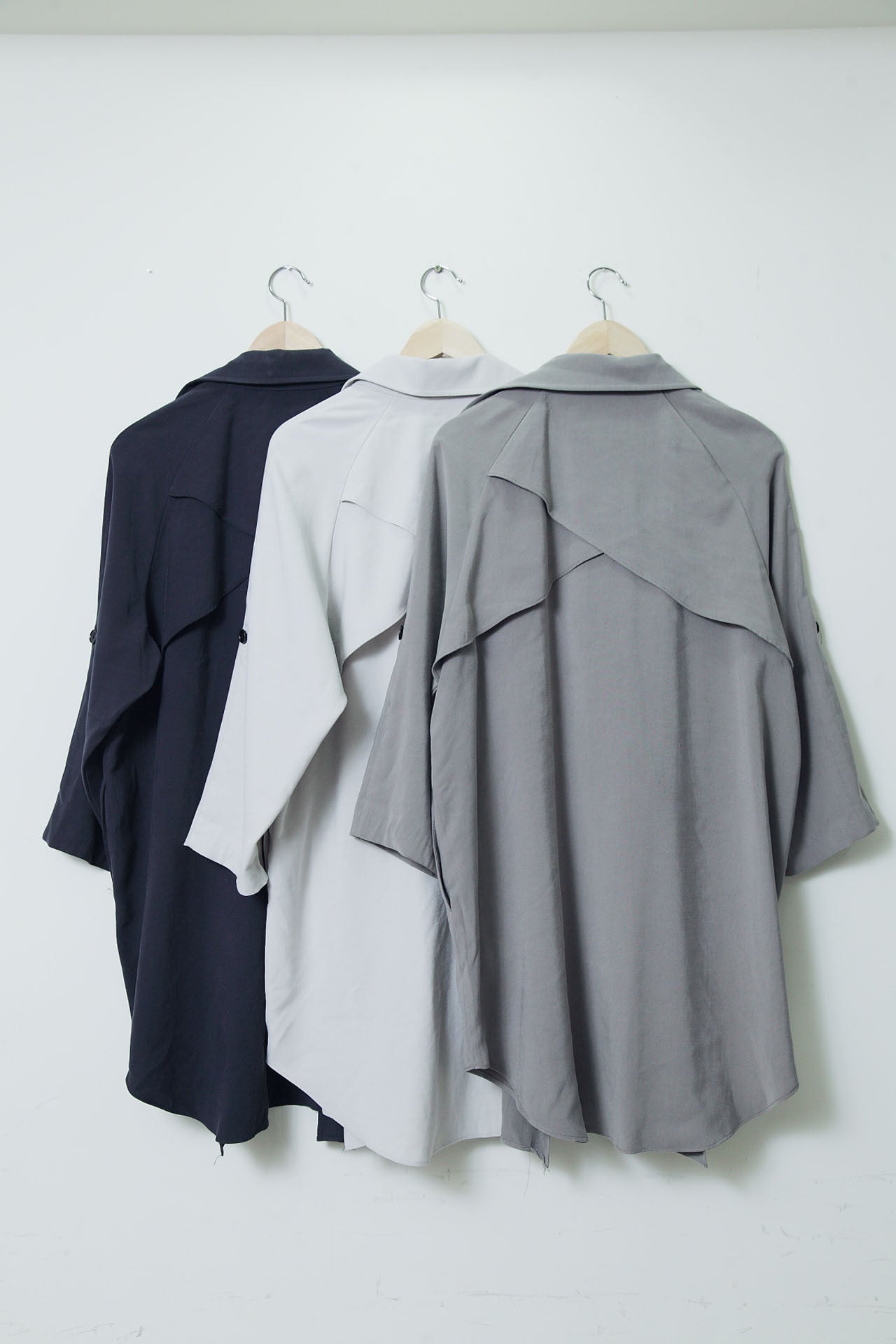 隨性翻領薄風衣(灰)