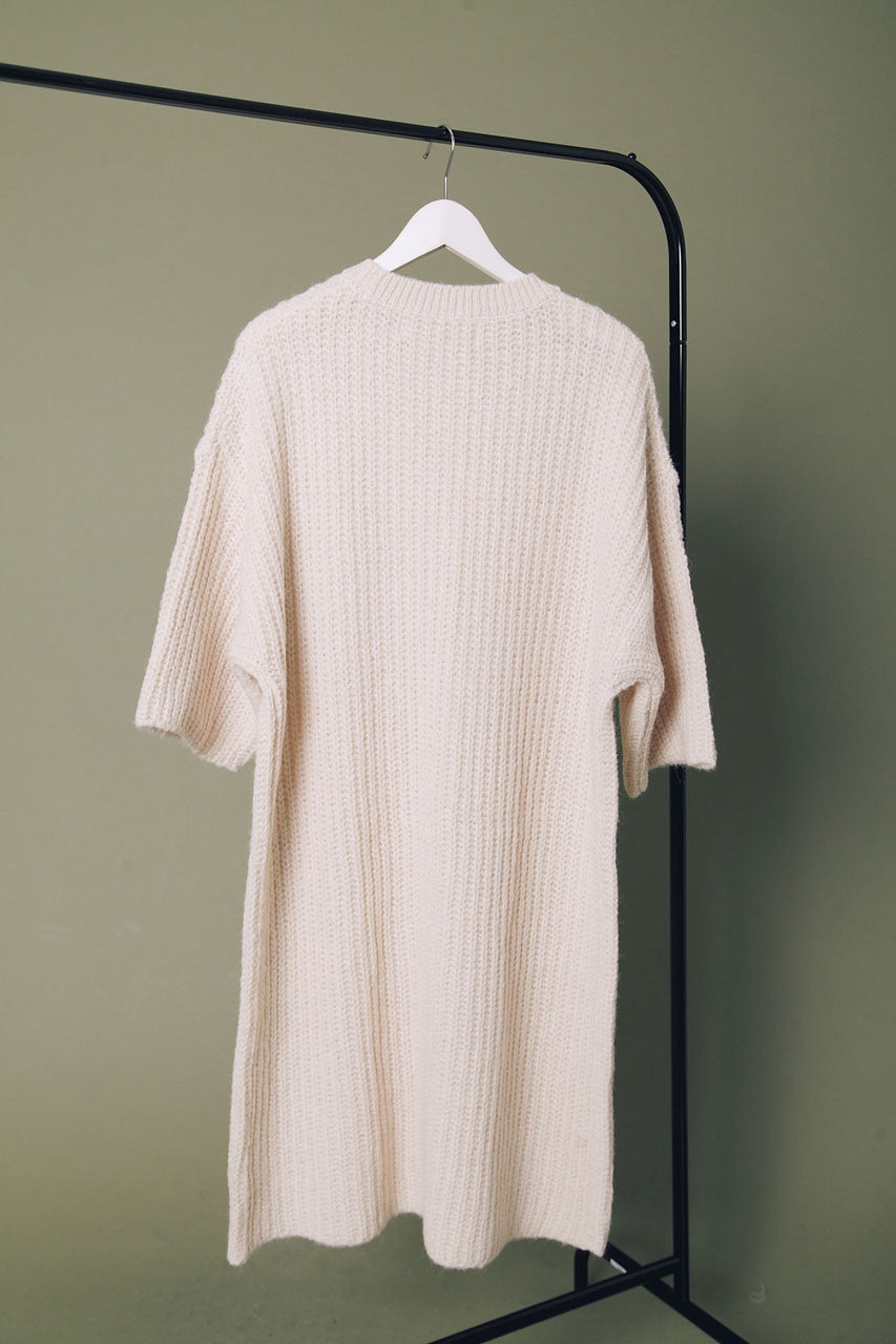 鬆軟寬袖針織連身裙