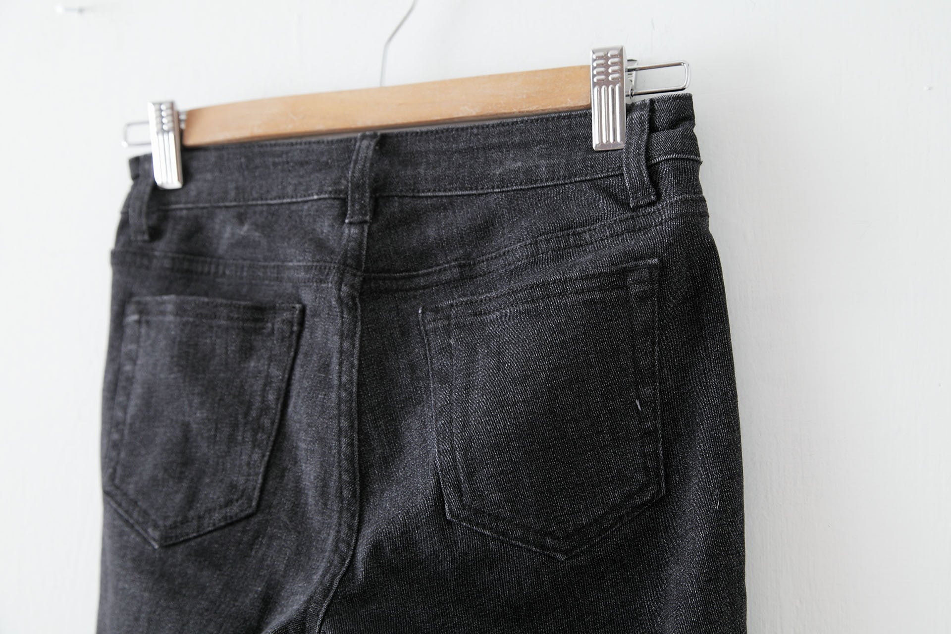 黑灰貼腿牛仔褲