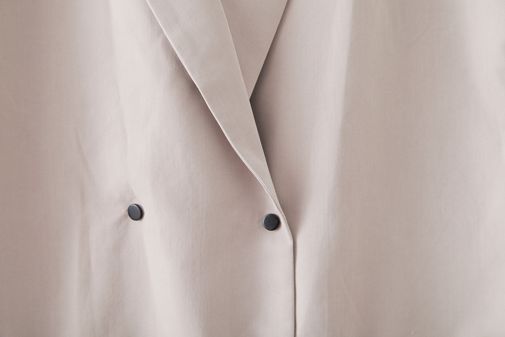 小排扣蜜絨薄風衣