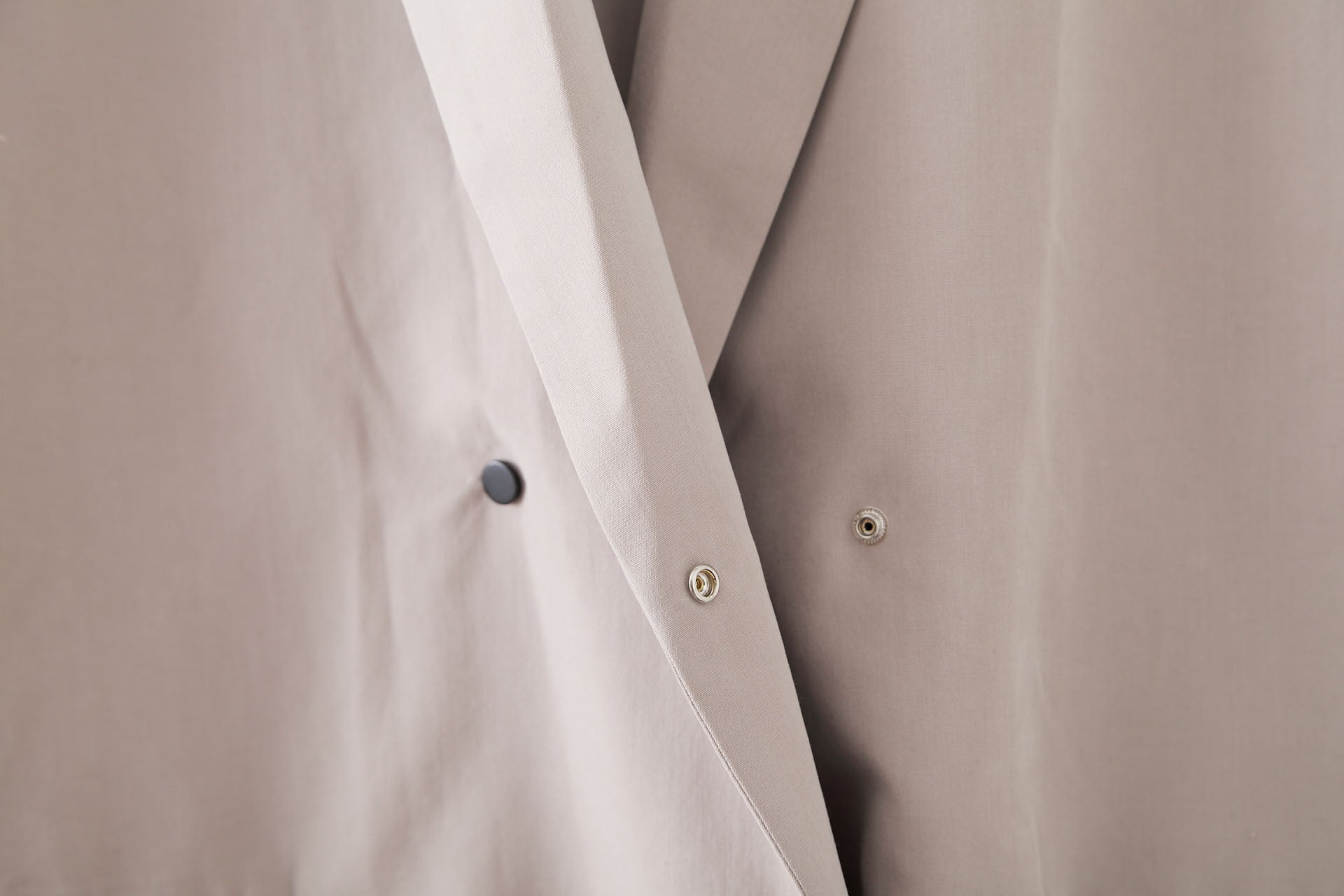 小排扣蜜絨薄風衣