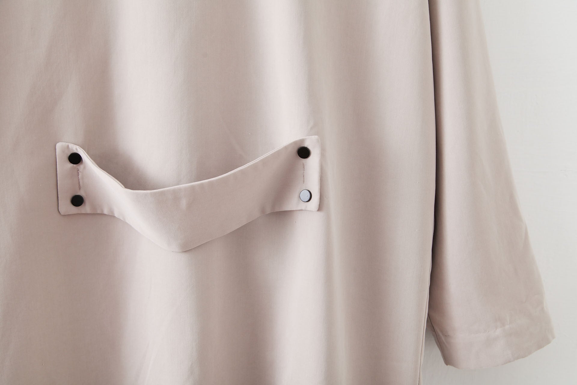 小排扣蜜絨薄風衣